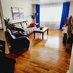 Cozy 1 Bedroom Business Suite